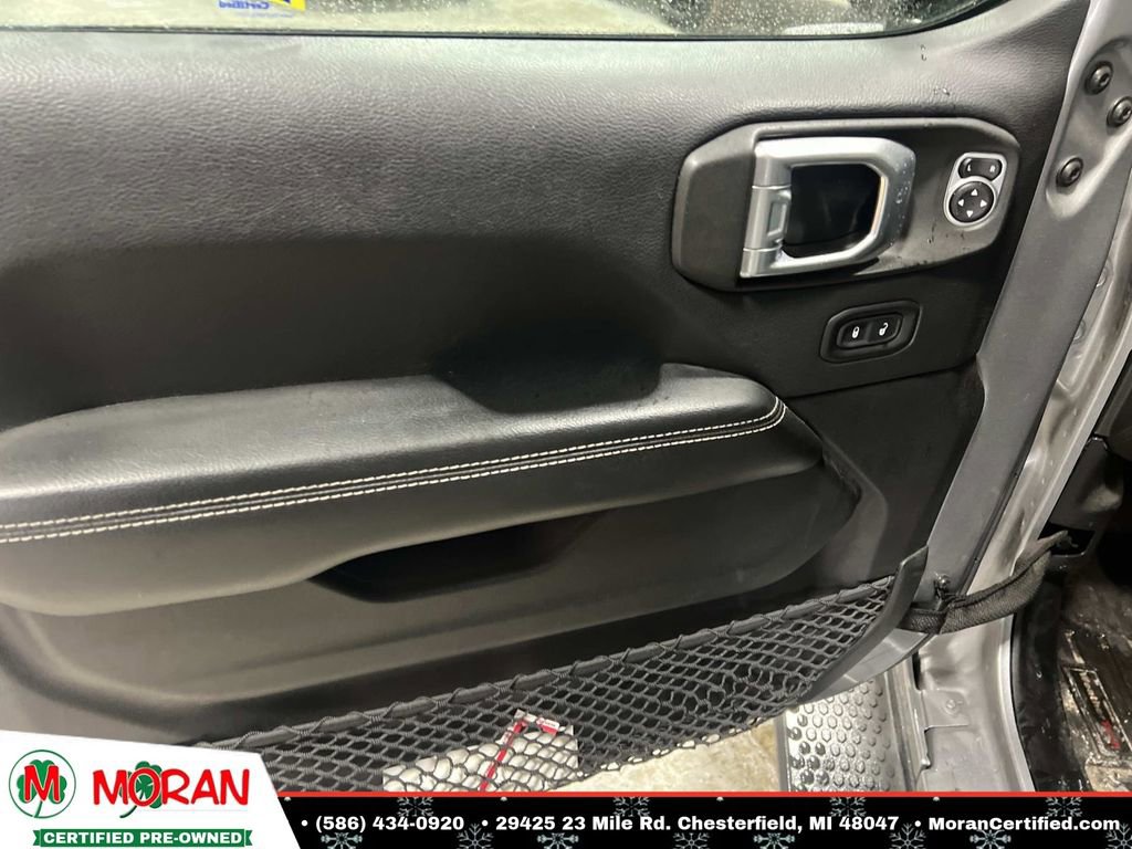 Used 2018 Jeep Wrangler Unlimited Sahara image 15