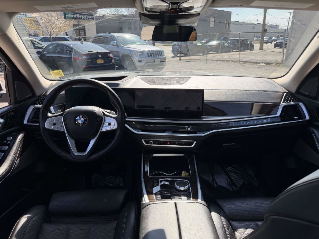 Used 2026 BMW X7 xDrive40i AWD/4WD image 19