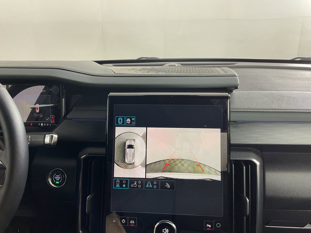 Used 2025 GMC Acadia AT4 image 30