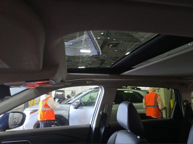 Used 2023 Nissan Rogue Platinum image 9