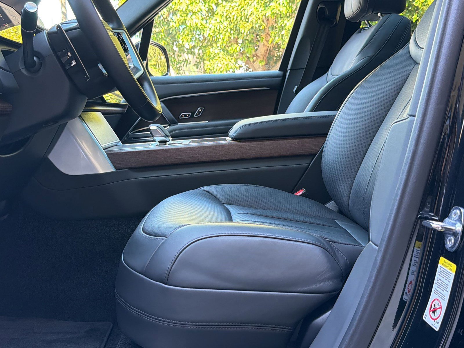Used 2024 Land Rover Range Rover SE image 22