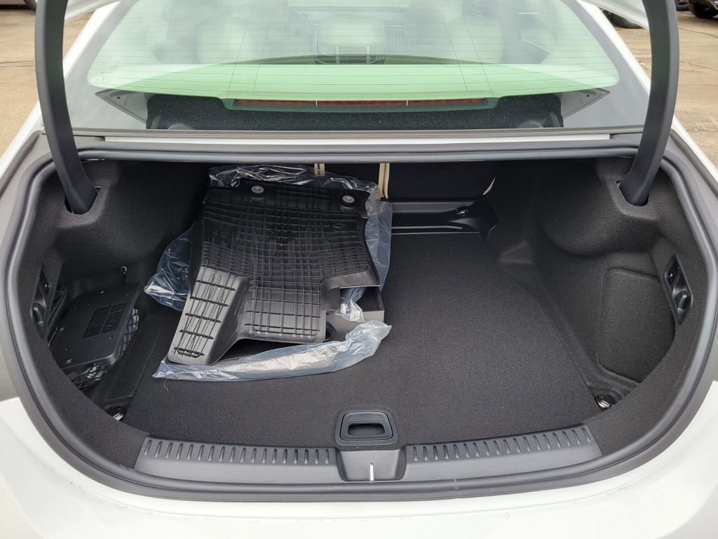 New 2026 Mercedes-Benz E 350 4MATIC Sedan image 26