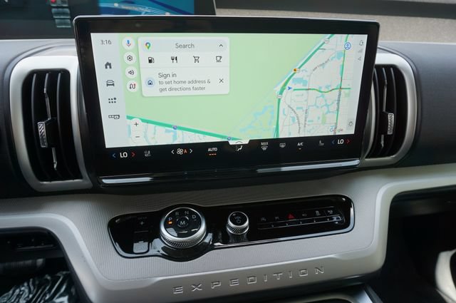 New 2027 Ford Expedition Max Active RWD image 4