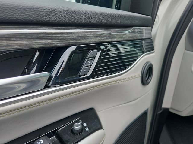 Used 2022 Jeep Wagoneer Series III w/ Convenience Group I RWD image 20
