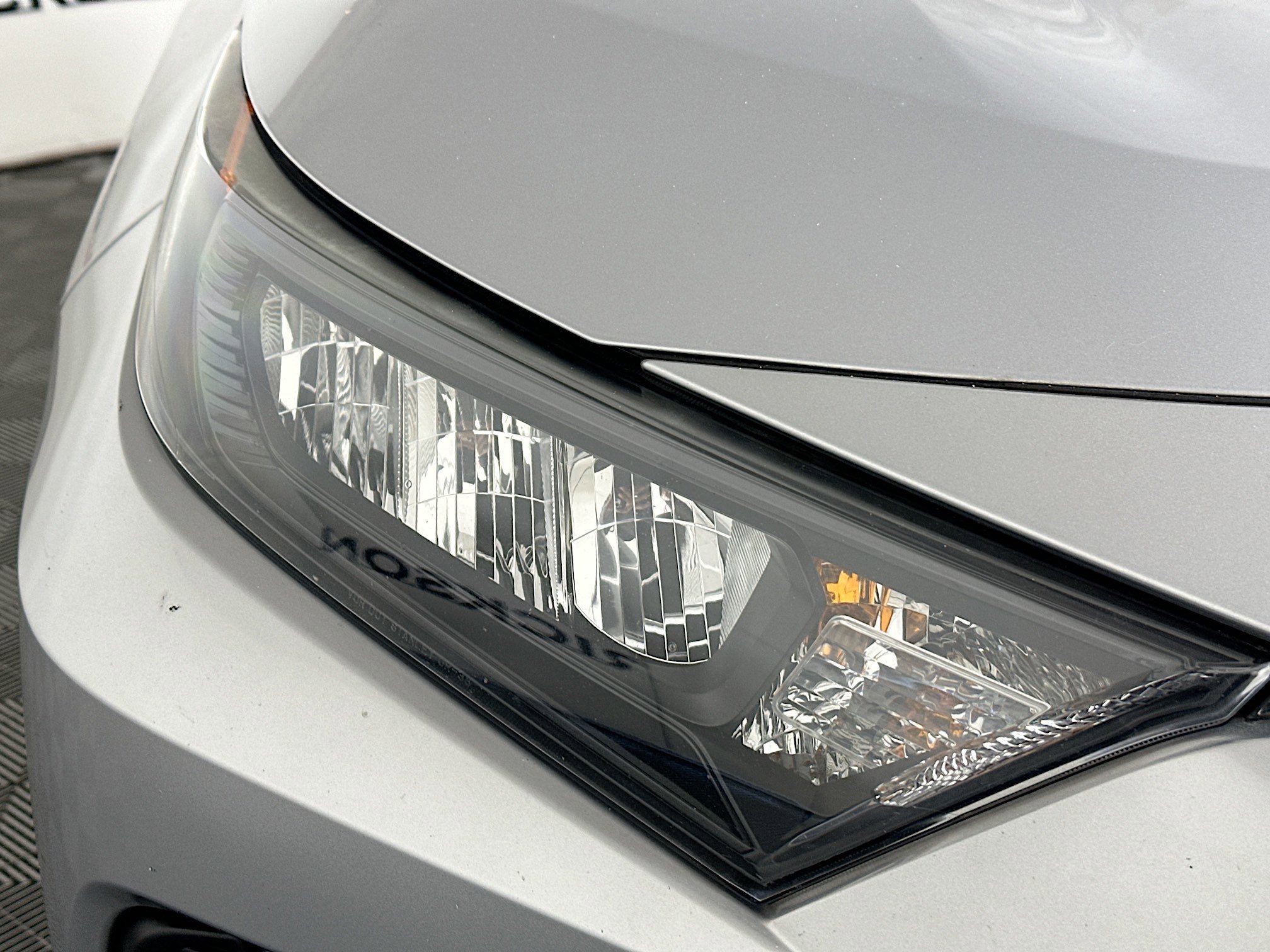 Used 2021 Toyota RAV4 LE image 9