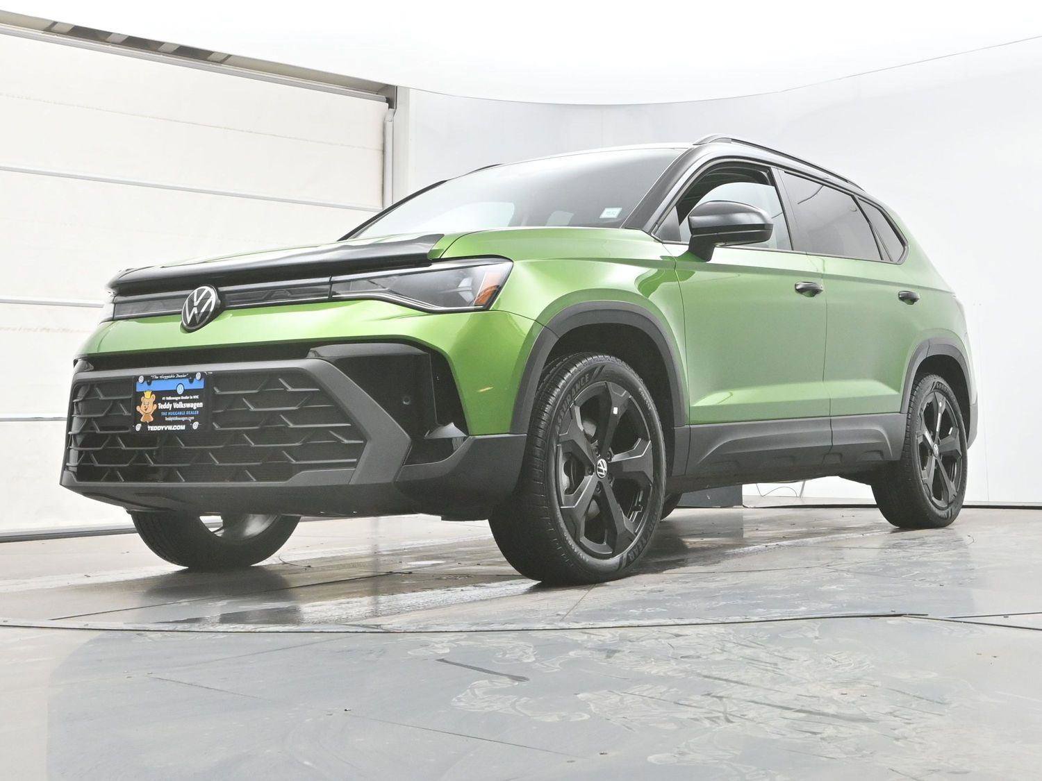 Certified 2025 Volkswagen Taos SE AWD/4WD image 29