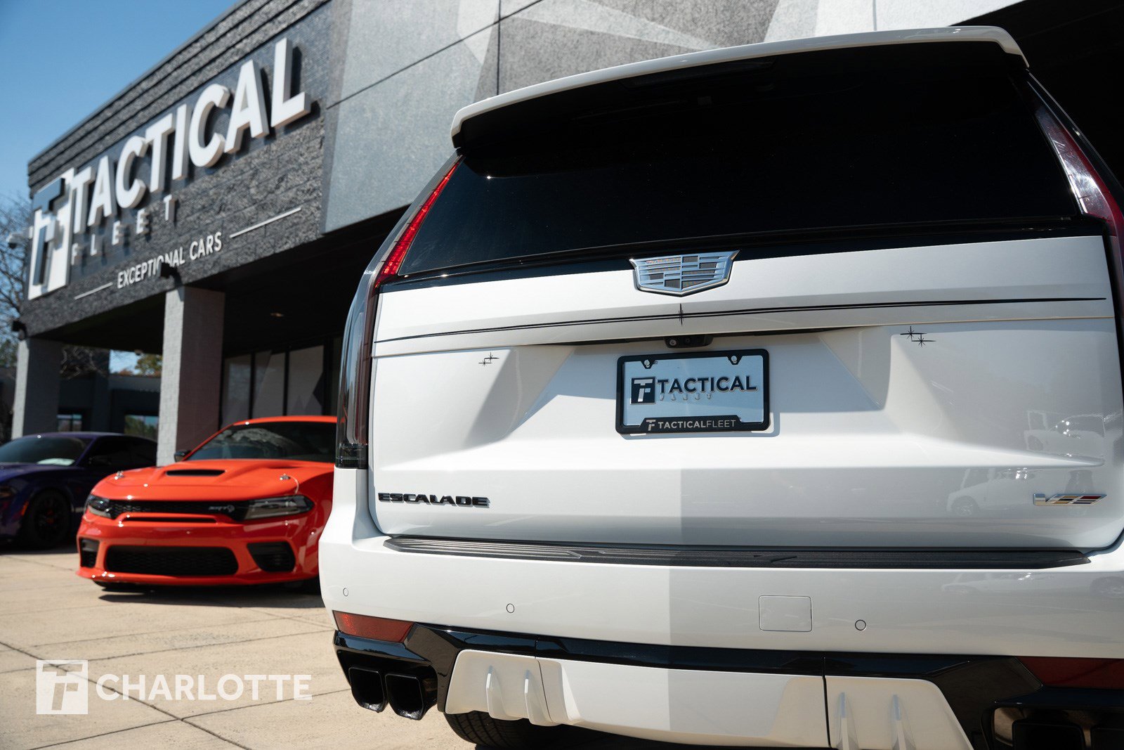 Used 2023 Cadillac Escalade V w/ LPO, ONYX Package image 15