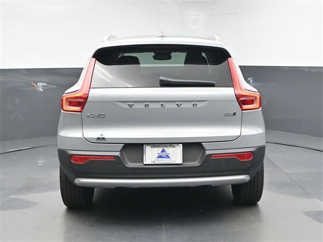 Used 2024 Volvo XC40 B5 Plus image 7