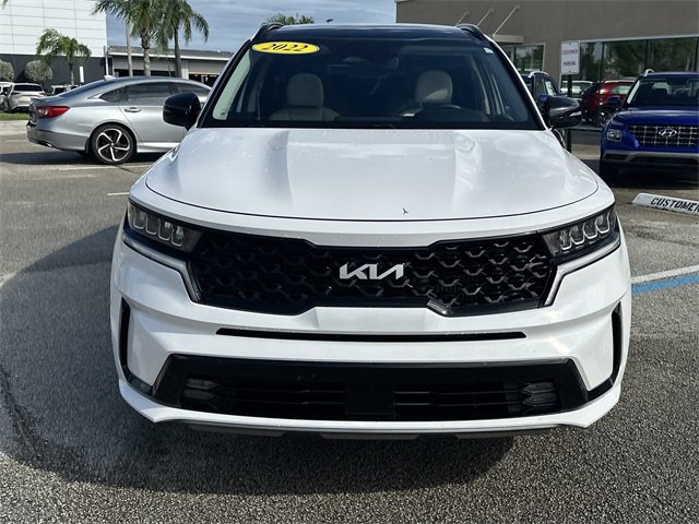 Used 2022 Kia Sorento EX w/ Panoramic Sunroof Package image 3