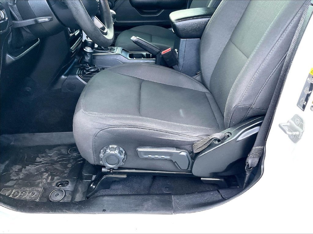 Used 2021 Jeep Wrangler Unlimited Sport AWD/4WD image 31