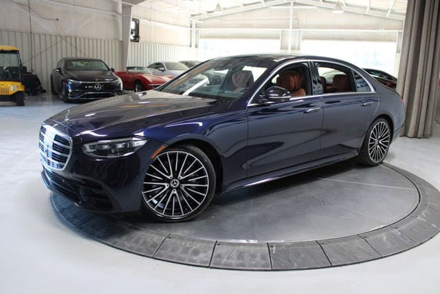 Used 2022 Mercedes-Benz S 580 4MATIC Sedan image 4