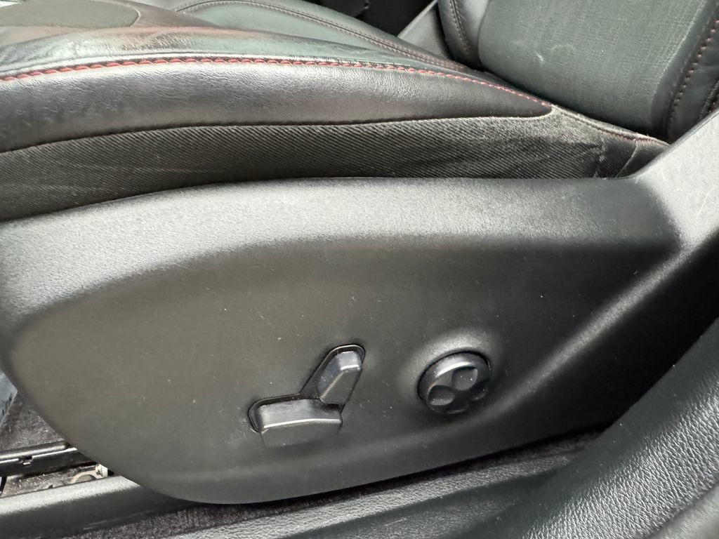 Used 2018 Jeep Cherokee Trailhawk w/ Comfort/Convenience Group AWD/4WD image 12