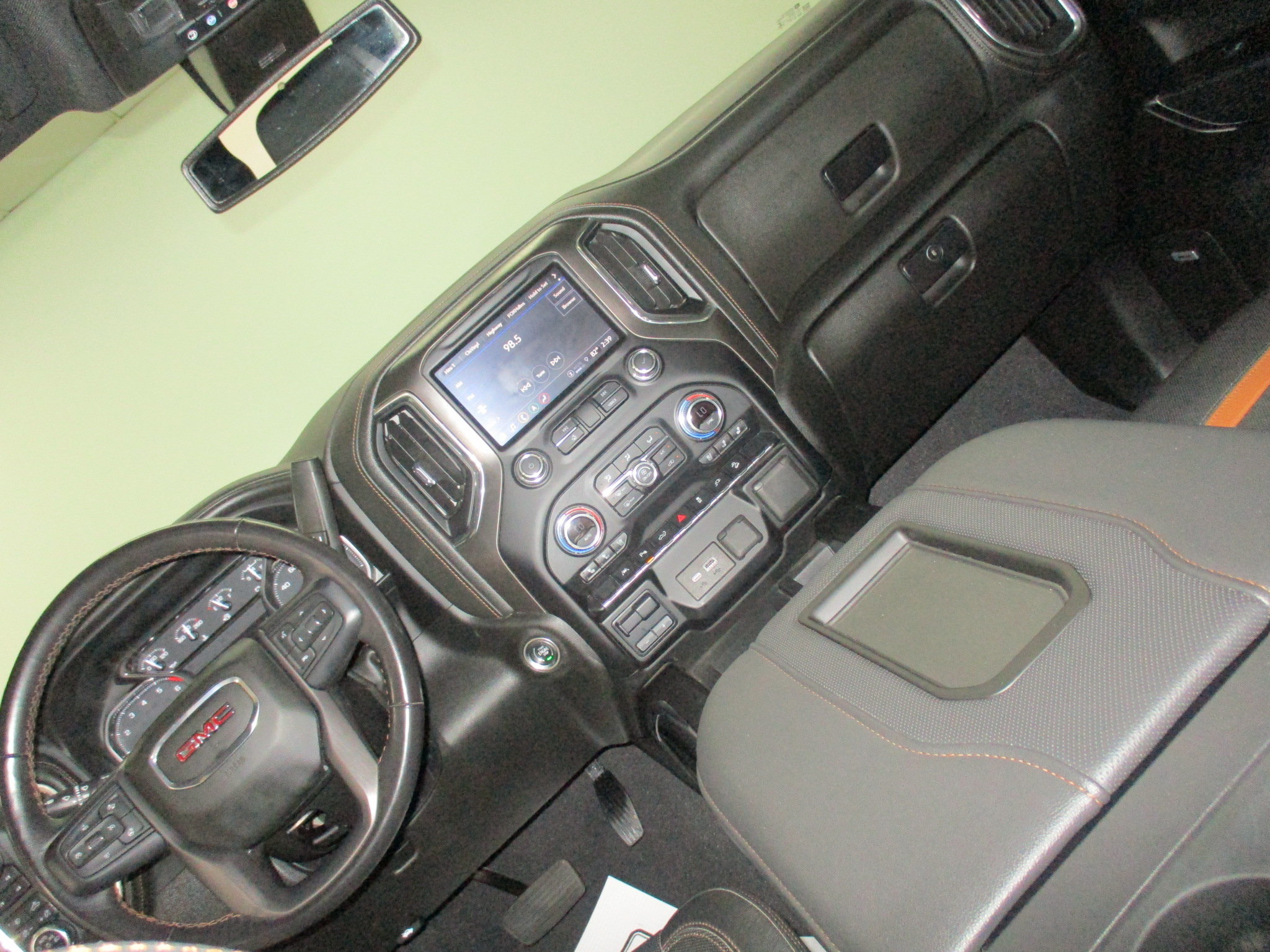 Certified 2022 GMC Sierra 1500 AT4 w/ AT4 Premium Package AWD/4WD image 23