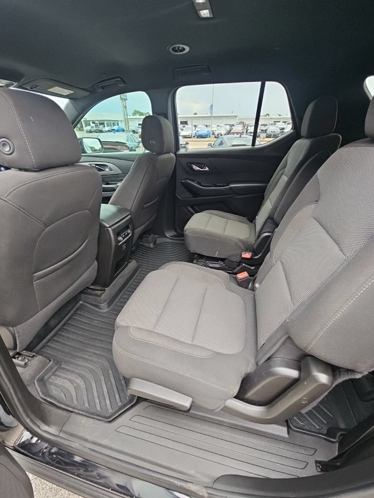 Used 2023 Chevrolet Traverse LT FWD image 20