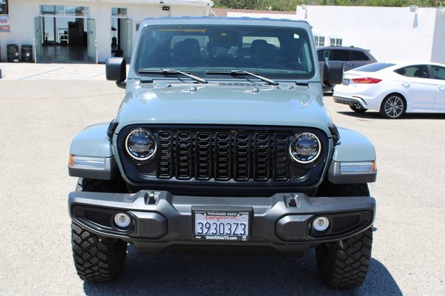 Used 2024 Jeep Gladiator Sport image 2