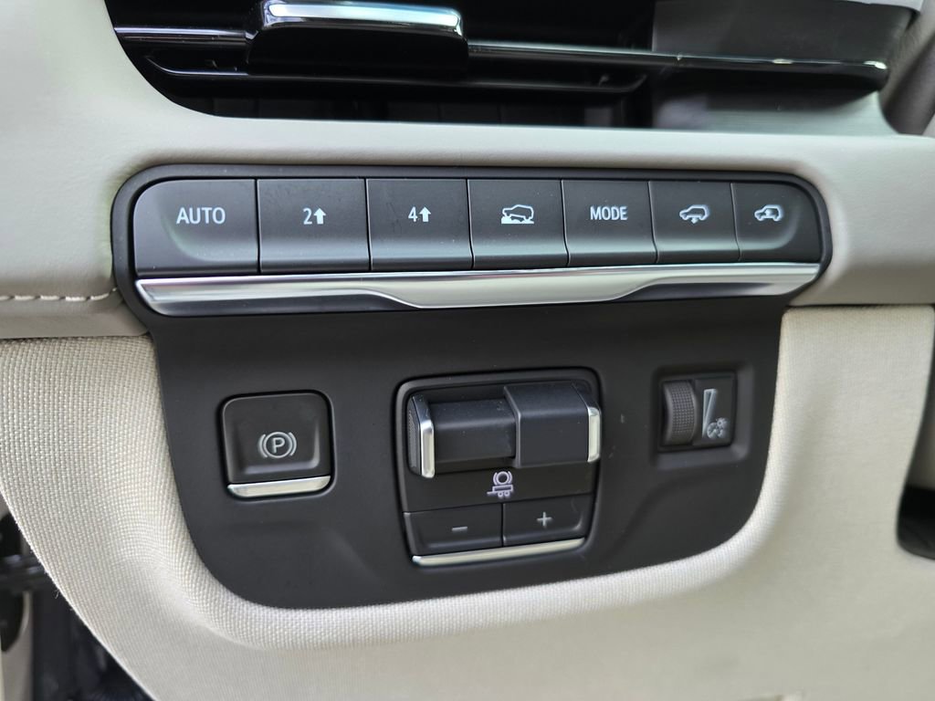 Used 2023 Cadillac Escalade Premium Luxury Platinum w/ LPO, Radiant Package AWD/4WD image 31