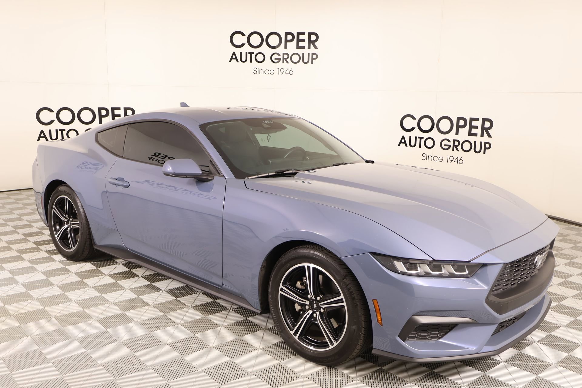 Used 2025 Ford Mustang EcoBoost image 1