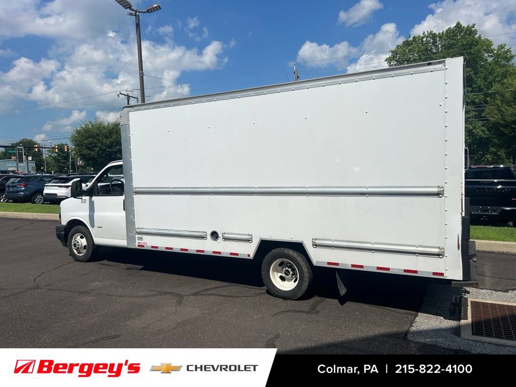 Used 2018 GMC Savana 3500 Extended w/ Driver Convenience Package RWD image 6