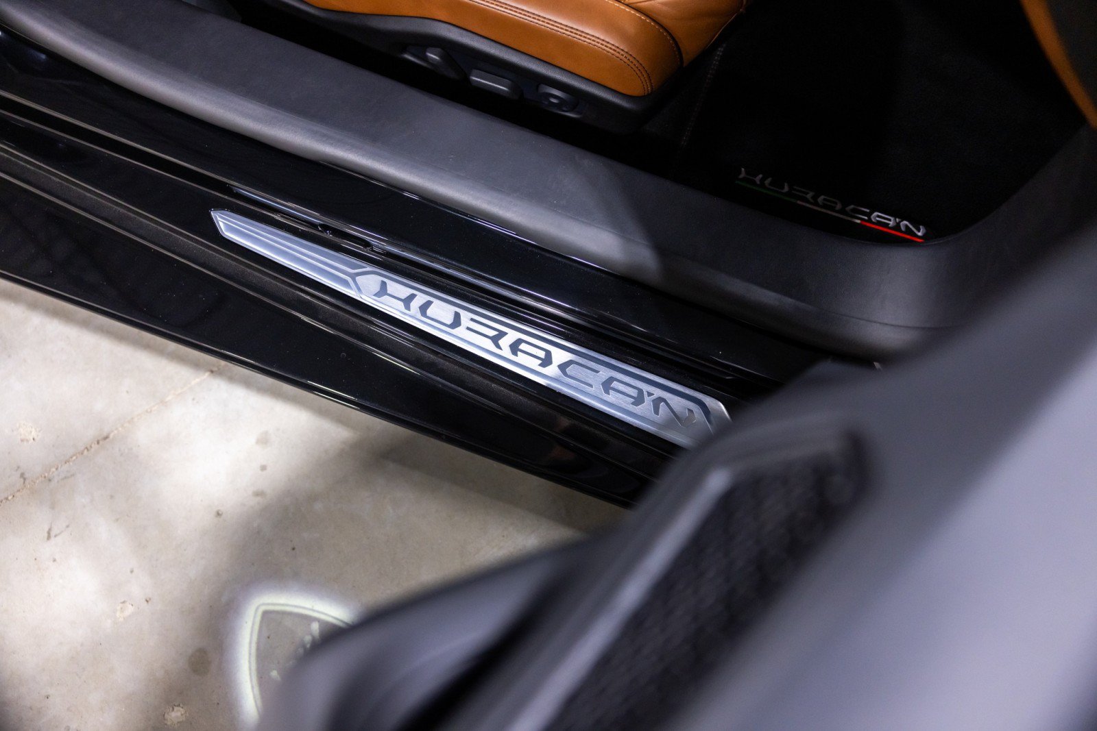Used 2023 Lamborghini Huracan EVO AWD/4WD image 32