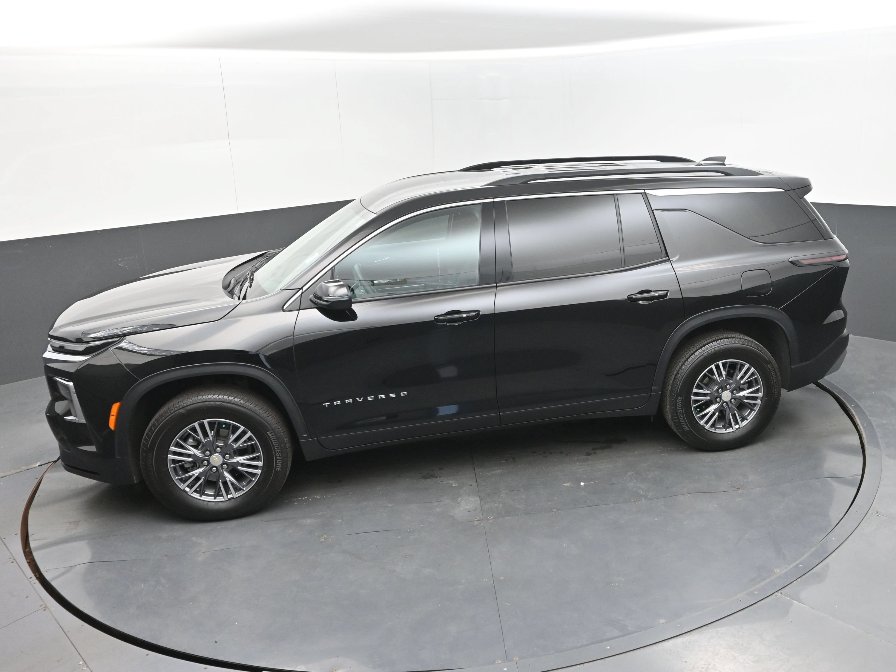 Certified 2026 Chevrolet Traverse LT FWD image 45