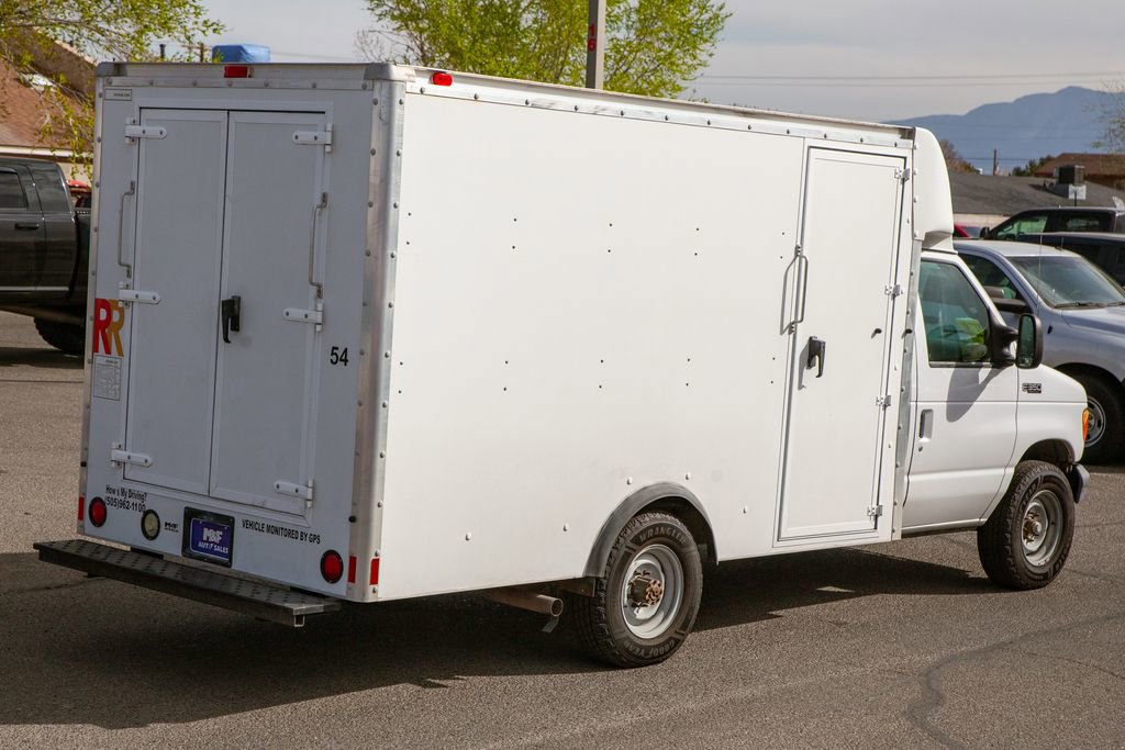 Used 2005 Ford E-350 and Econoline 350 Super Duty image 4