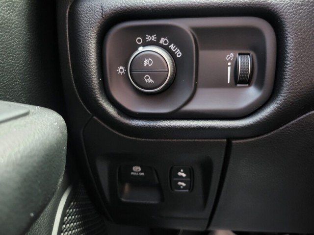 Used 2020 RAM 1500 Big Horn AWD/4WD image 14