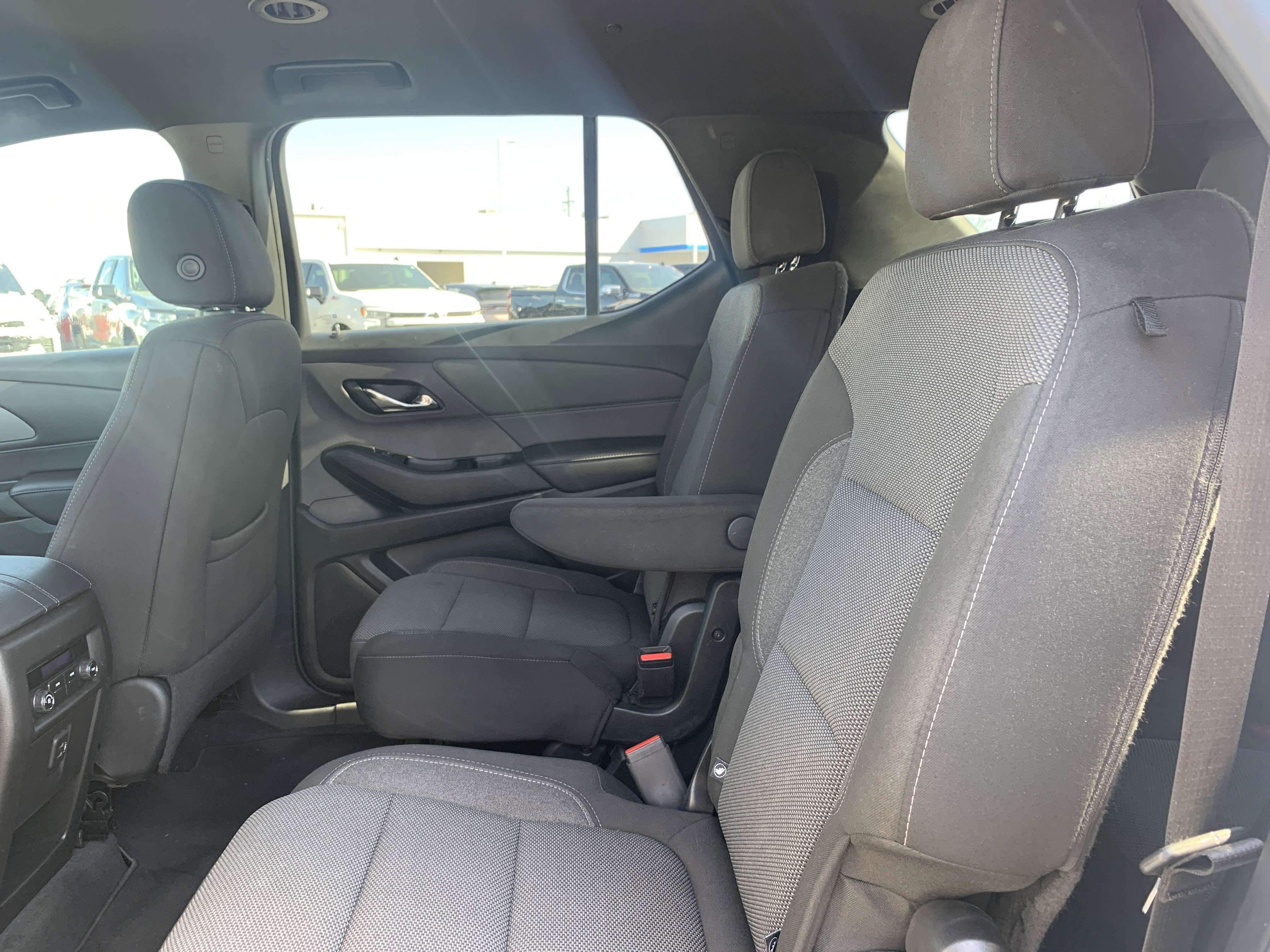 Used 2023 Chevrolet Traverse LT image 41
