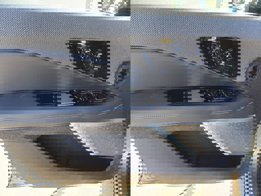 New 2026 Cadillac Optiq Luxury 1 image 9