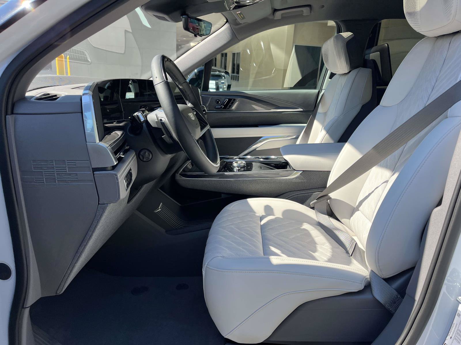 New 2026 Cadillac Escalade IQL Sport 1 w/ LPO, ONYX Package AWD/4WD image 16