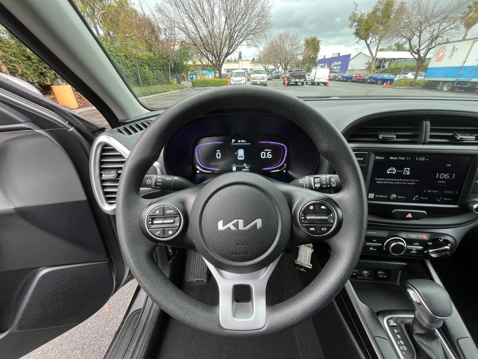 Used 2025 Kia Soul LX w/ LX Technology Package image 32