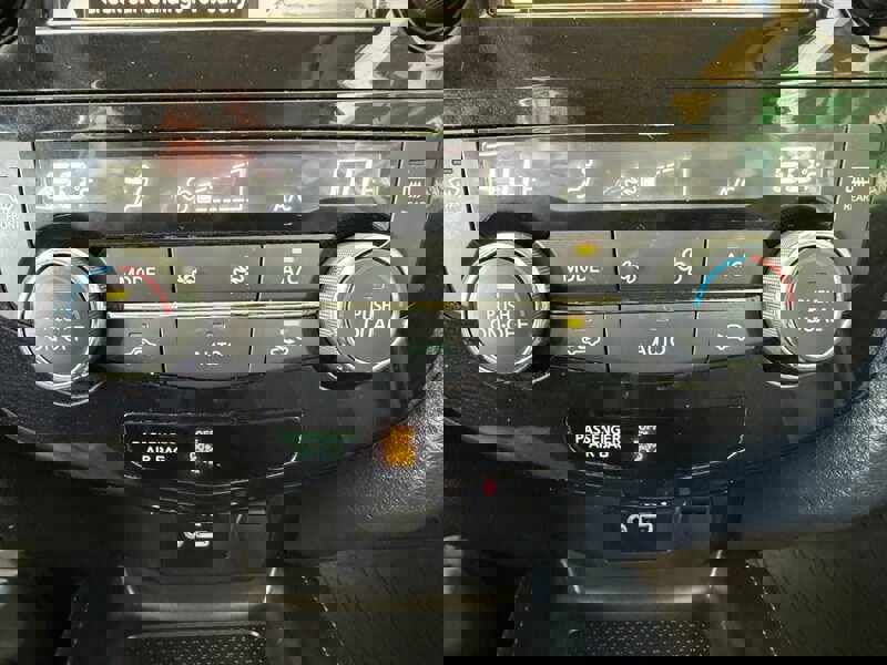 Used 2018 Nissan Rogue SL image 33