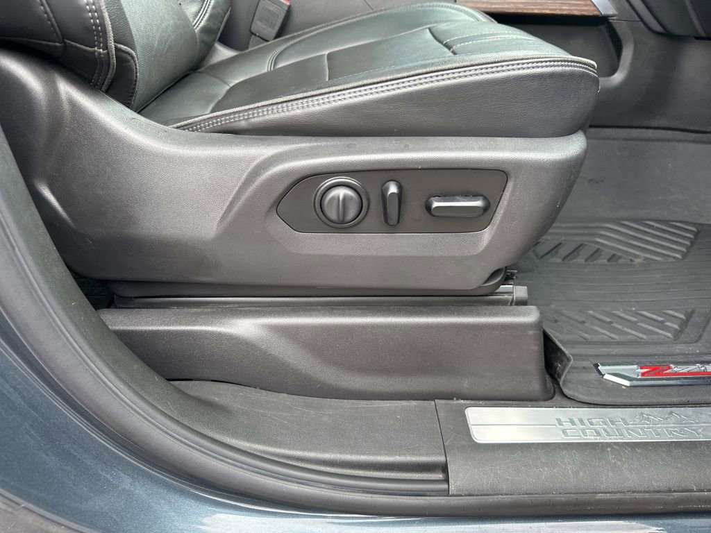 Used 2020 Chevrolet Silverado 2500 High Country w/ Z71 Off-Road Package image 28