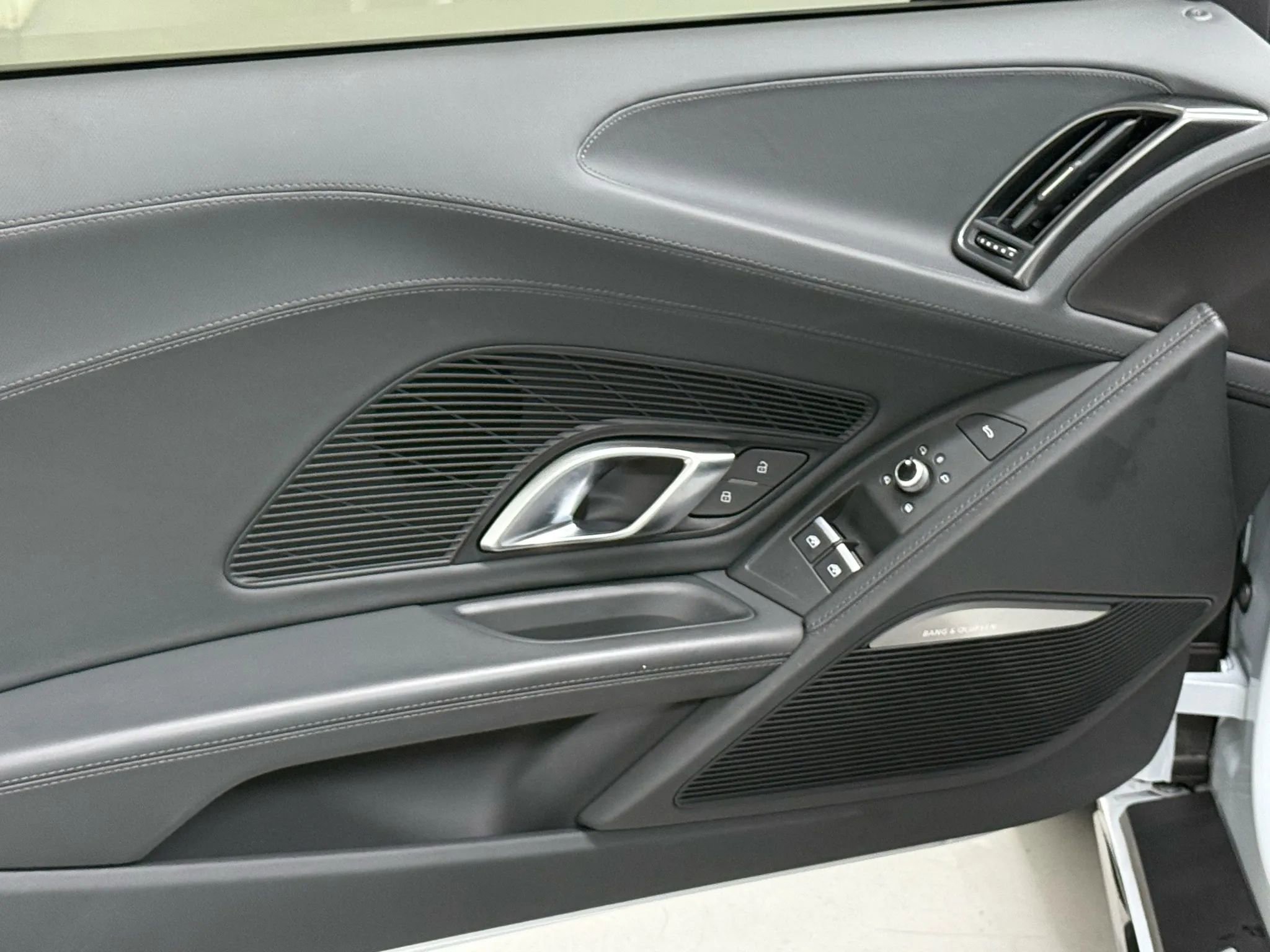 Used 2022 Audi R8 V10 performance image 16