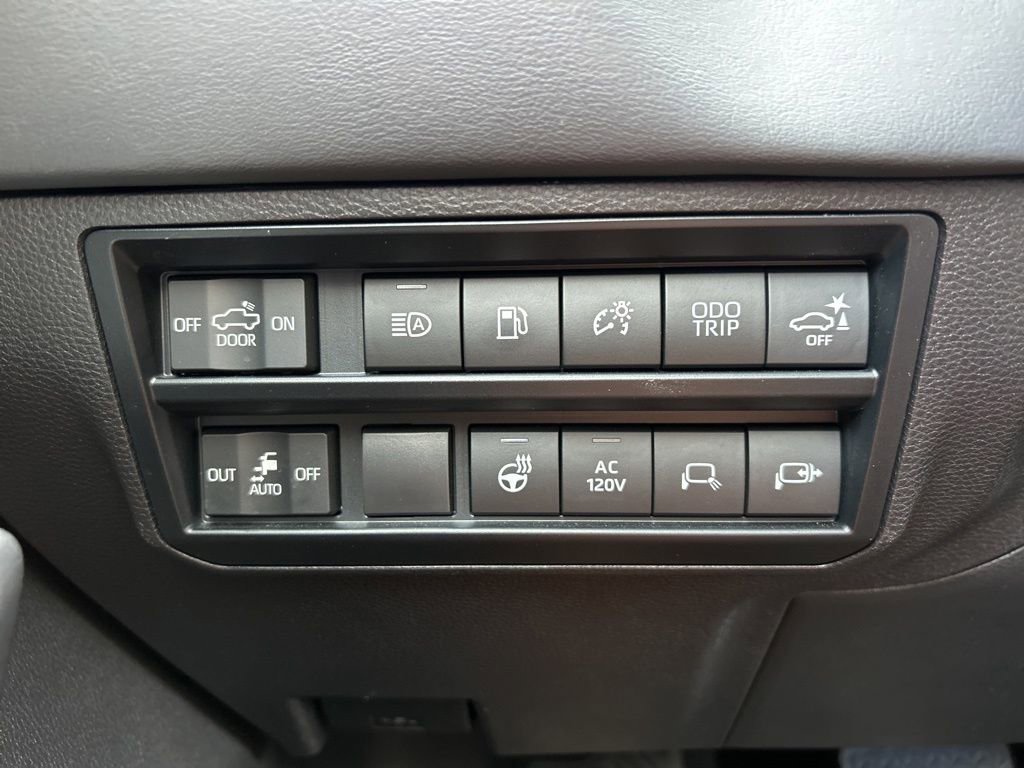 Used 2024 Toyota Tundra Platinum image 32