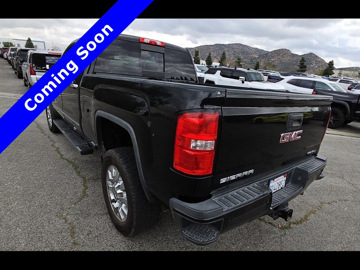 Used 2018 GMC Sierra 2500 Denali w/ Duramax Plus Package AWD/4WD image 5