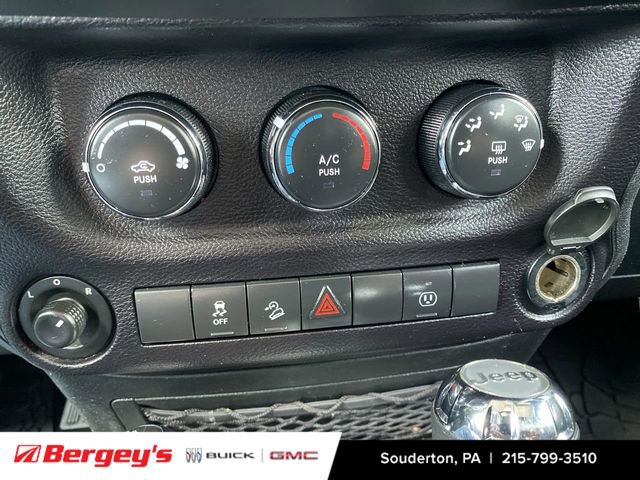 Used 2016 Jeep Wrangler Unlimited Sahara w/ Dual Top Group image 20