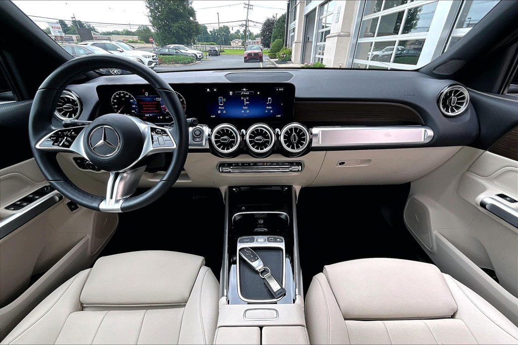 Used 2026 Mercedes-Benz GLB 250 4MATIC image 15