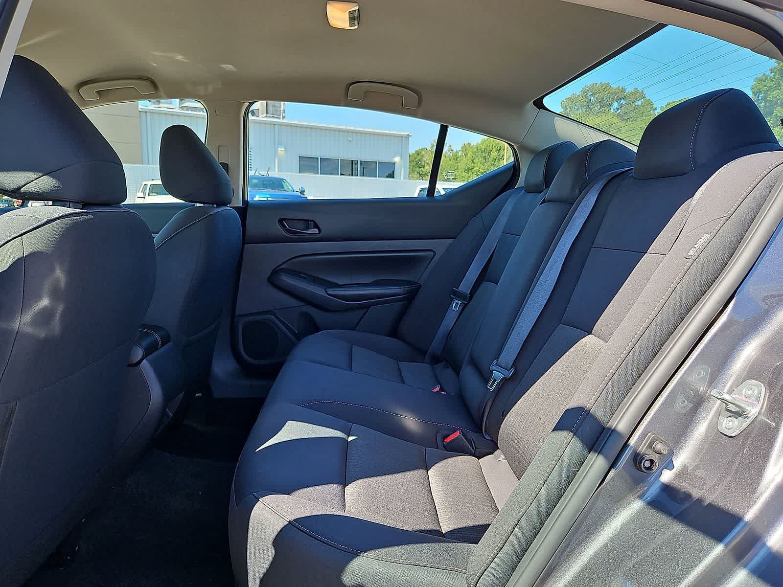 Used 2024 Nissan Altima 2.5 SV FWD image 28