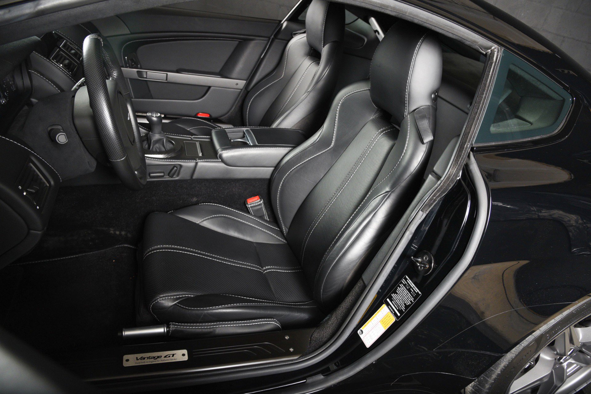 Used 2015 Aston Martin V8 Vantage GT image 25