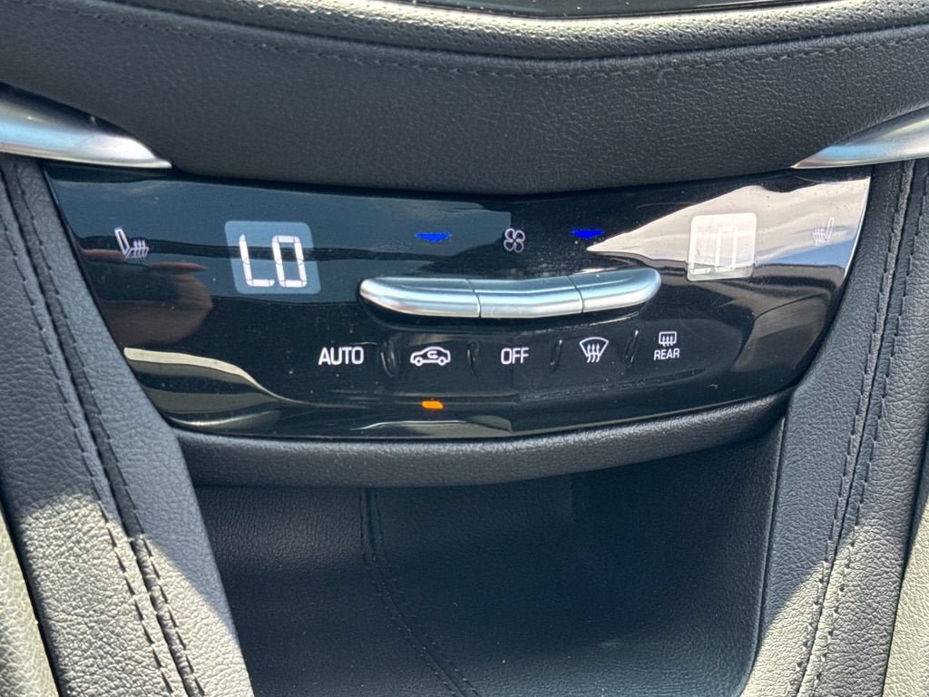 Certified 2024 Cadillac XT6 Luxury w/ LPO, Floor Liner Package AWD/4WD image 25