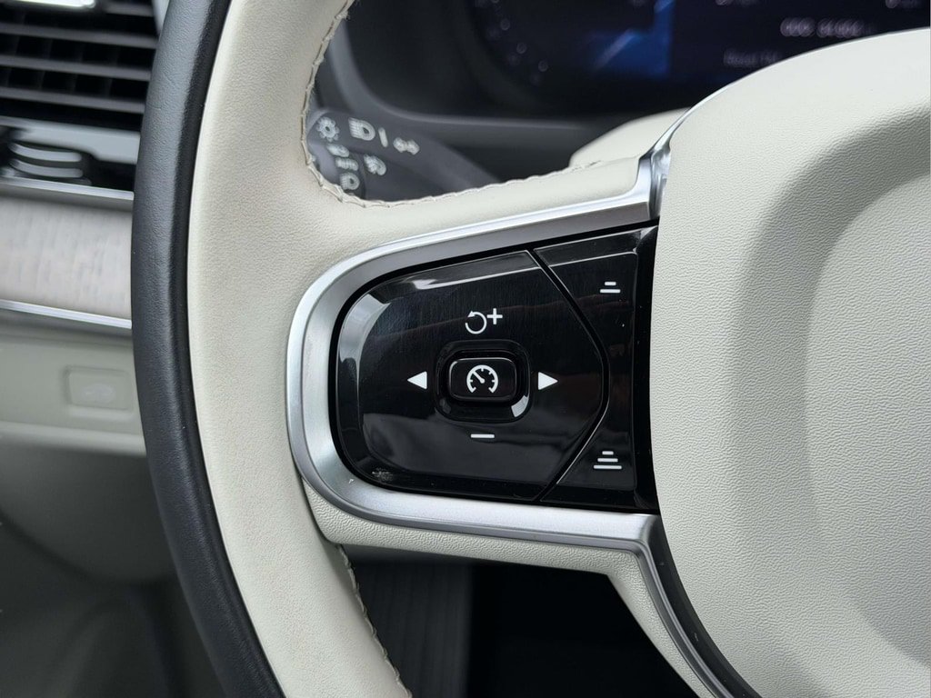 Used 2024 Volvo XC90 B6 Plus w/ Protection Package Premier AWD/4WD image 8