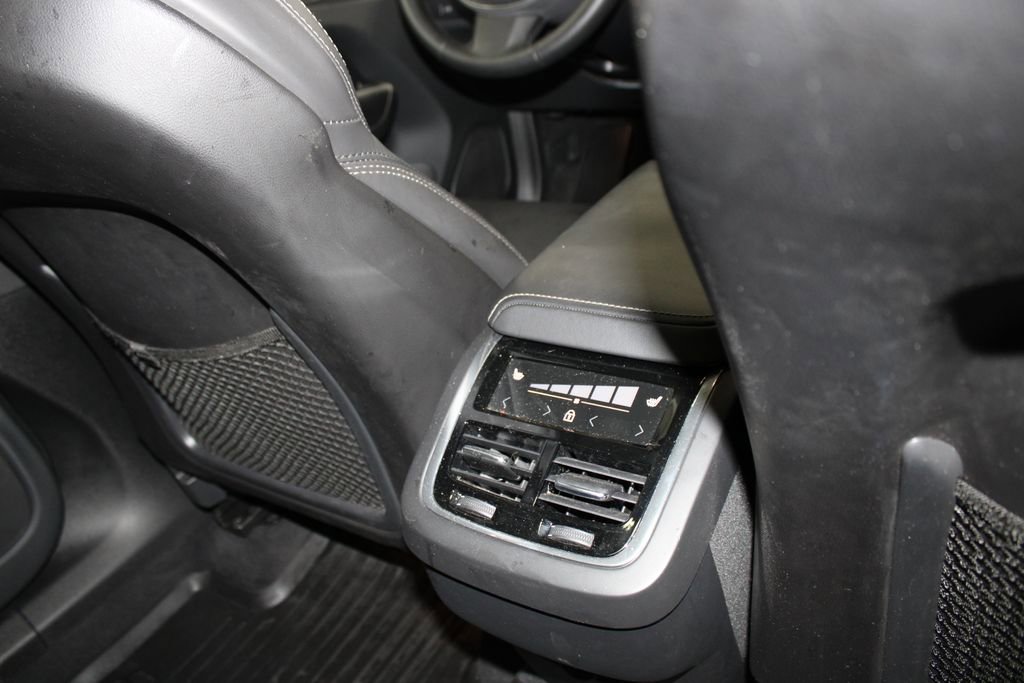 Used 2023 Volvo XC60 B6 Ultimate image 27