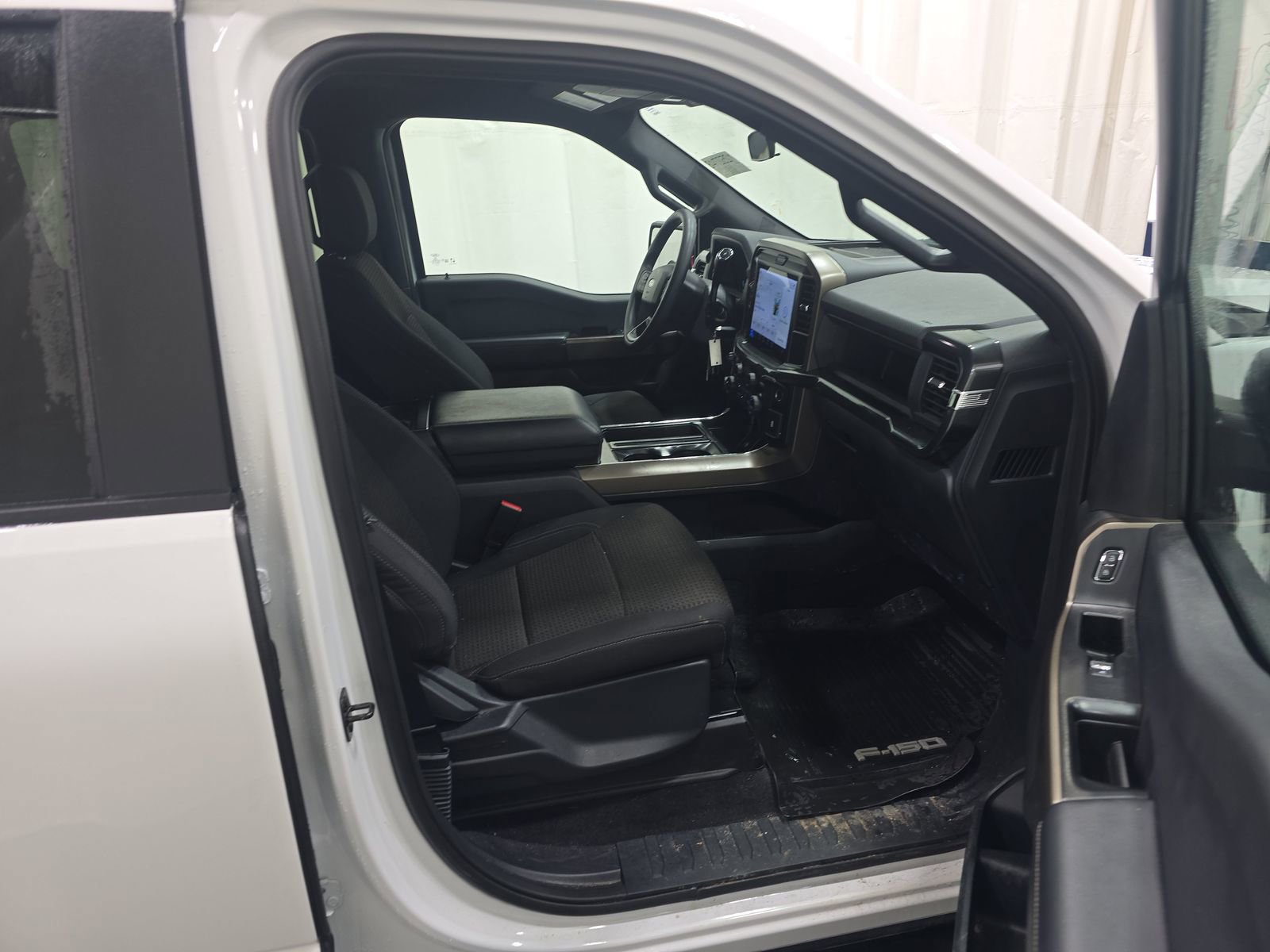 Used 2025 Ford F150 STX w/ Equipment Group 201A FX4 AWD/4WD image 6