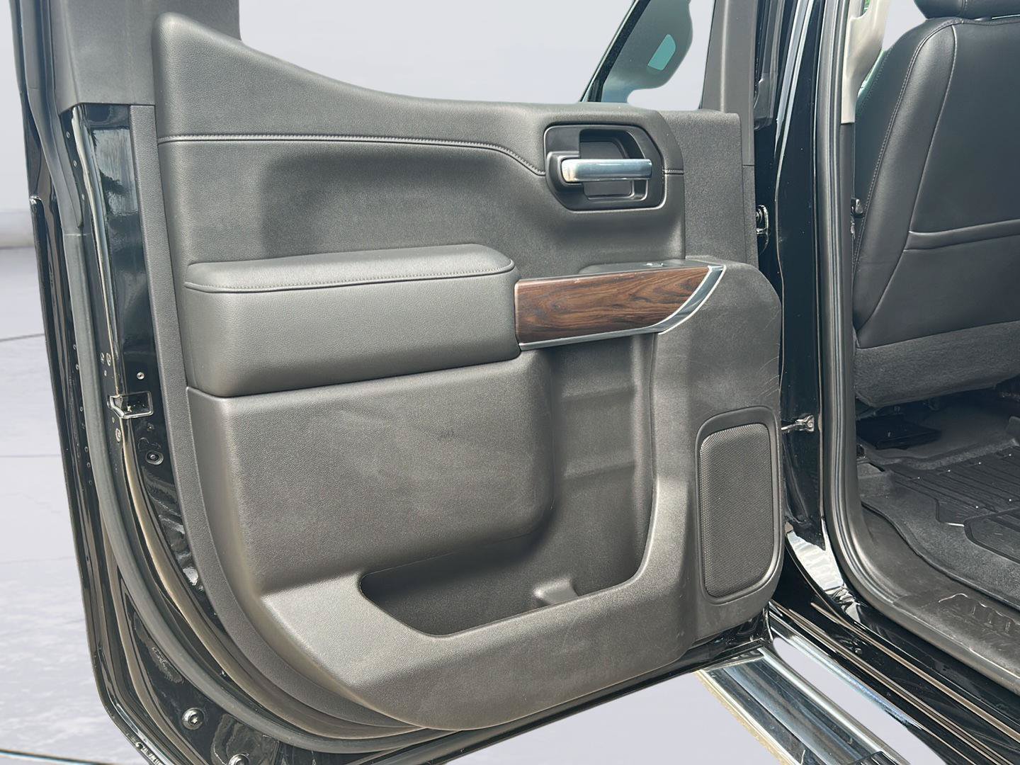Used 2021 GMC Sierra 1500 SLT RWD image 19