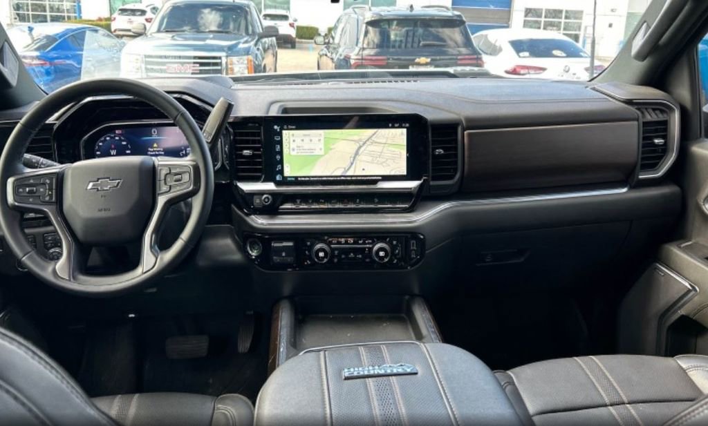 Used 2024 Chevrolet Silverado 2500 High Country w/ Midnight Edition image 7