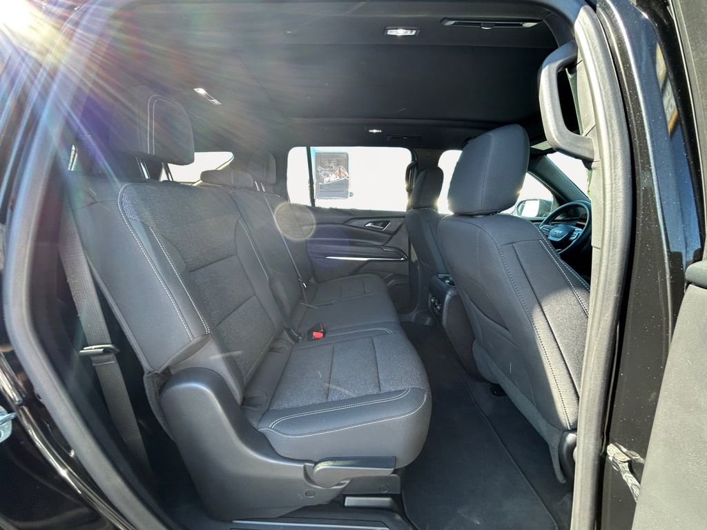 Used 2025 Chevrolet Traverse LT w/ Sun and Wheel Package AWD/4WD image 11