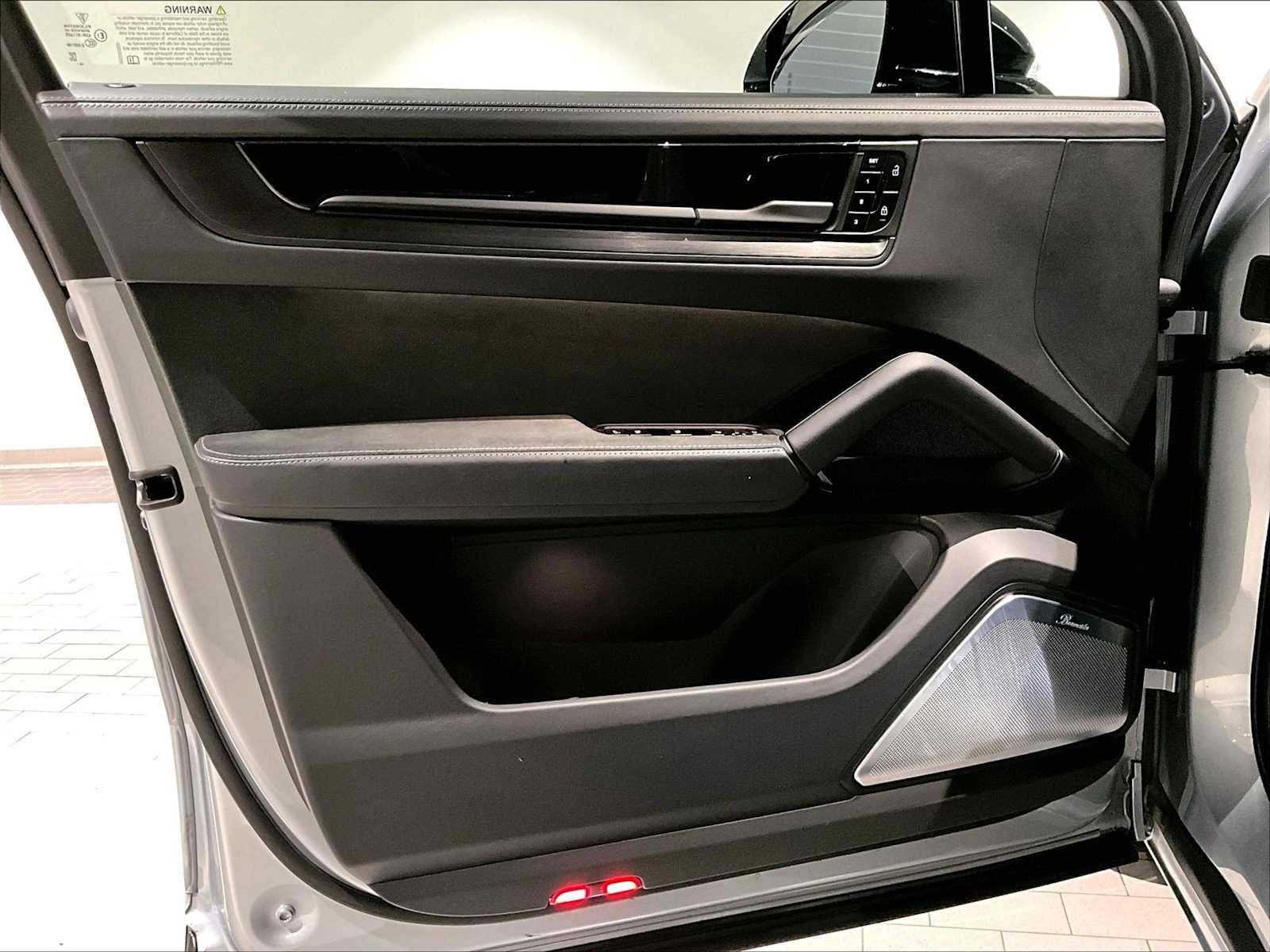 Used 2025 Porsche Cayenne GTS image 26