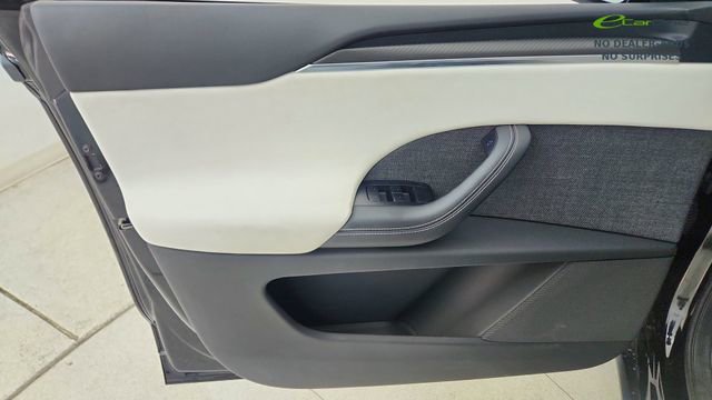 Used 2024 Tesla Model X Plaid image 39