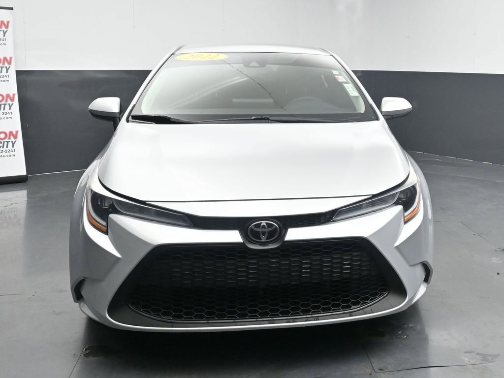 Used 2022 Toyota Corolla LE image 2