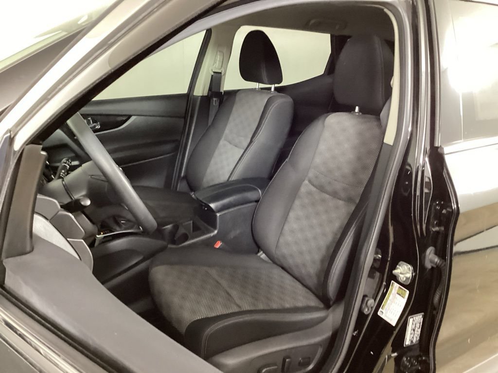Used 2020 Nissan Rogue Sport SV FWD image 26